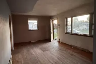 571 Dallas St, Gary, IN 46406 - Photo 8