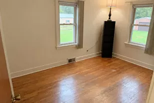 1035 N 200 W, Valparaiso, IN 46385 - Photo 10