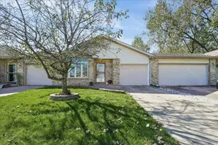 8514 Kleinman Rd, Highland, IN 46322 - Photo 2