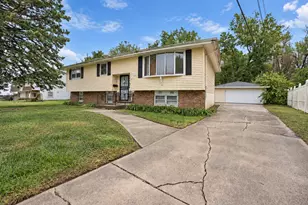 311 W 40th Ln, Griffith, IN 46319 - Photo 14