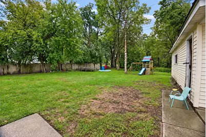 311 W 40th Lane, Griffith, IN 46319 - Photo 16