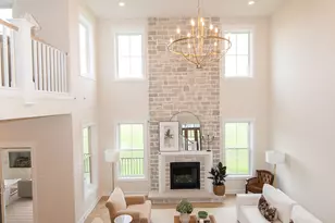 451 Stonebridge Pkwy, Valparaiso, IN 46383 - Photo 2