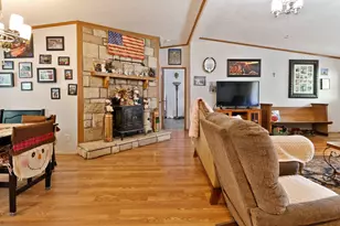 62 E Division Rd, Valparaiso, IN 46383 - Photo 6