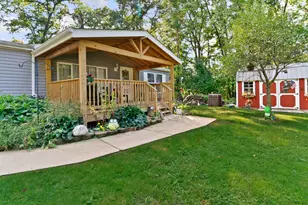 62 E Division Rd, Valparaiso, IN 46383 - Photo 2