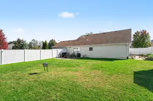 452 Edgewater Dr, Hobart, IN 46342 - Photo 16