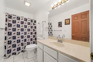 452 Edgewater Dr, Hobart, IN 46342 - Photo 14