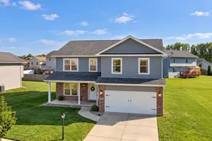 274 Apple Grove Ln, Valparaiso, IN 46385 - Photo 2