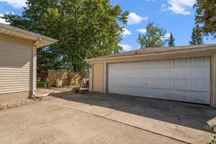 423 Stratford Ln, Schererville, IN 46375 - Photo 24