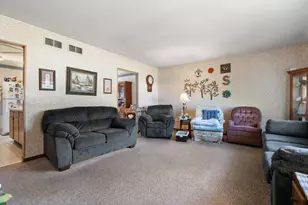 423 Stratford Ln, Schererville, IN 46375 - Photo 4