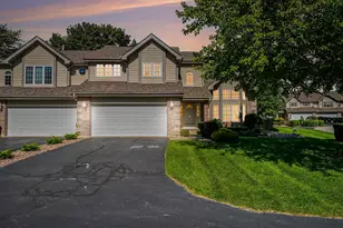 1447 Carriage Oaks Ct, Dyer, IN 46311 - Photo 2