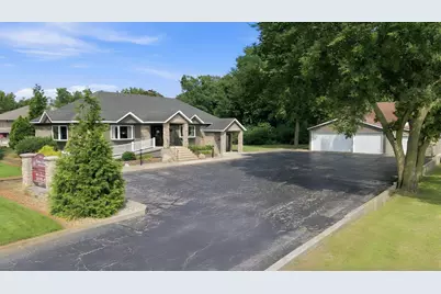 109 S Halleck Street, Demotte, IN 46310 - Photo 4