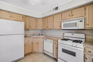 114 Swan Dr, Dyer, IN 46311 - Photo 2