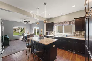 133 N Summerfield Dr, Valparaiso, IN 46385 - Photo 8