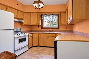 53 172nd St, Hammond, IN 46324 - Photo 6