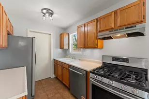 724 Capitol Rd, Valparaiso, IN 46385 - Photo 12