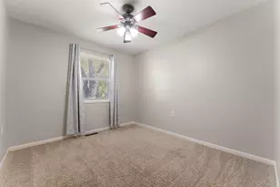 724 Capitol Rd, Valparaiso, IN 46385 - Photo 16
