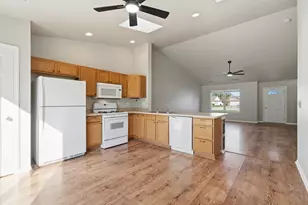 4401 W 73rd Ct, Merrillville, IN 46410 - Photo 10