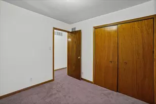 8404 Ellsworth Pl, Merrillville, IN 46410 - Photo 16