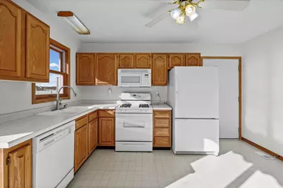 8404 Ellsworth Place, Merrillville, IN 46410 - Photo 12