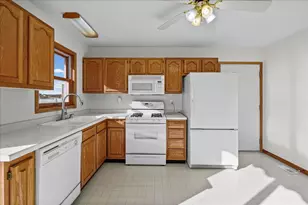 8404 Ellsworth Pl, Merrillville, IN 46410 - Photo 12