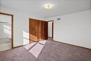 8404 Ellsworth Pl, Merrillville, IN 46410 - Photo 18