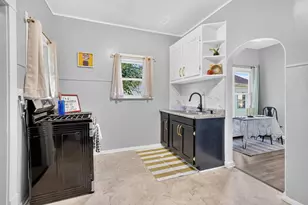 414 E Fairview Ave, South Bend, IN 46614 - Photo 8