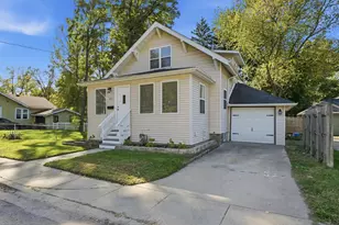 354 Valparaiso St, Valparaiso, IN 46383 - Photo 2