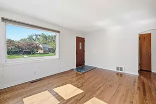 341 N California St, Hobart, IN 46342 - Photo 4