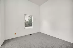 357 S Greenwich St, Valparaiso, IN 46383 - Photo 10