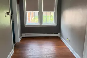427 N Kelly St, Hobart, IN 46342 - Photo 6