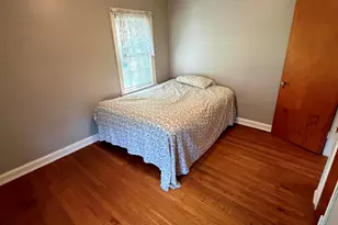 427 N Kelly St, Hobart, IN 46342 - Photo 10