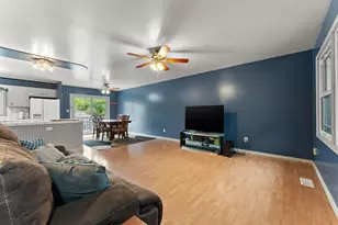 806 N Wheeler St, Griffith, IN 46319 - Photo 6