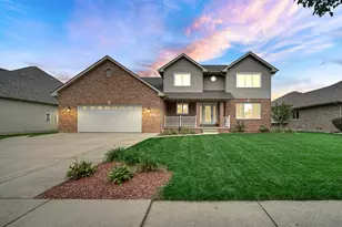 1517 Knighthood Dr, Dyer, IN 46311 - Photo 2
