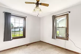 901 McCord Rd, Valparaiso, IN 46383 - Photo 6