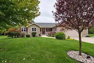 29 Pinehurst Dr, Valparaiso, IN 46383 - Photo 2