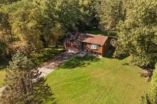938 N 400 E, Chesterton, IN 46304 - Photo 2
