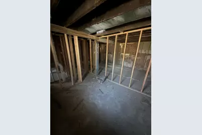 225 W 37th Avenue, Gary, IN 46408 - Photo 4