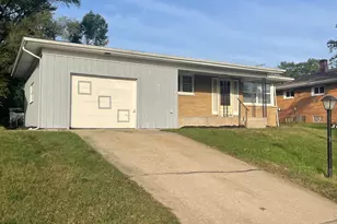 560 N Tippecanoe Pl, Gary, IN 46403 - Photo 1
