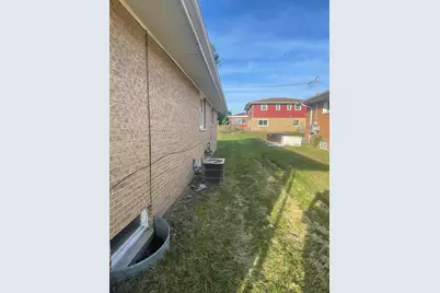 560 N Tippecanoe Place, Gary, IN 46403 - Photo 32