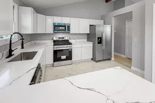 1401 W 97th Pl, Crown Point, IN 46307 - Photo 6