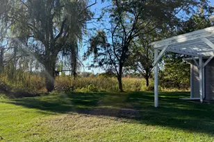 202 Kraus Dr, Valparaiso, IN 46383 - Photo 2