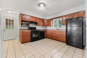 5021 Stagecoach Rd, Portage, IN 46368 - Photo 8