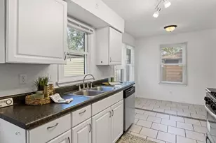 2828 Eleanor St, Portage, IN 46368 - Photo 4