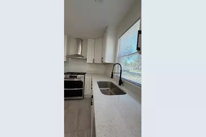 911 E 28th Avenue, Lake Station, IN 46405 - Photo 8