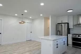 911 E 28th Ave, Lake Station, IN 46405 - Photo 10
