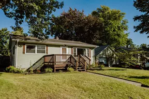 424 S Dickson St, Michigan City, IN 46360 - Photo 2