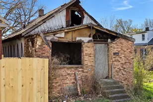 2443 Delaware St, Gary, IN 46407 - Photo 2