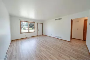 707 Thomas St, Crown Point, IN 46307 - Photo 4