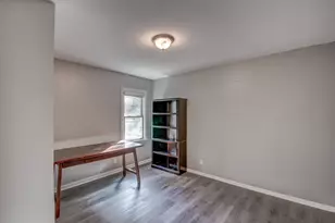 1012 Elmhurst St, Valparaiso, IN 46385 - Photo 18