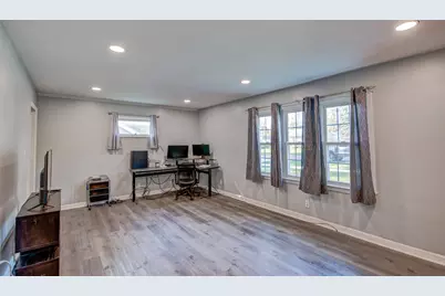 1012 Elmhurst Street, Valparaiso, IN 46385 - Photo 6
